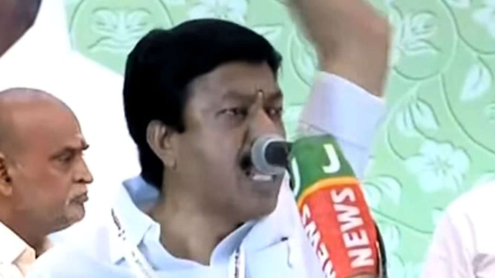 அதிமுக பொதுக்குழு: சி.வி.சண்முகம் ஆவேசம்... அனைத்து தீர்மானங்களையும் நிராகரிப்பதாக பேச்சு