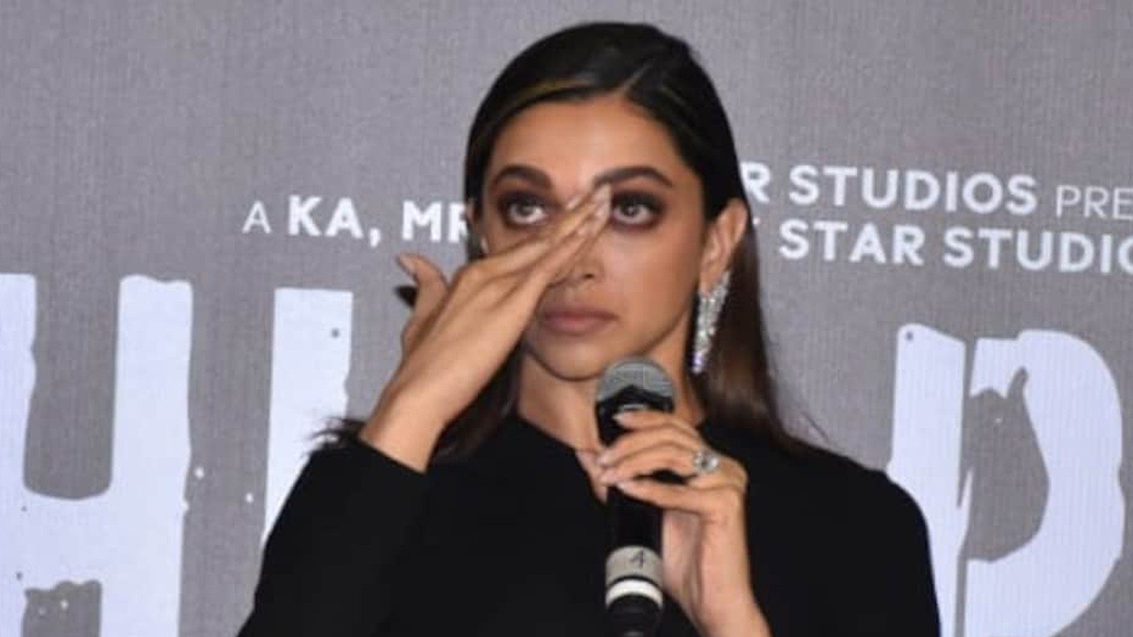 ஷூட்டிங் ஸ்பாட்டில் மயங்கி விழுந்த நடிகை தீபிகா படுகோனே?