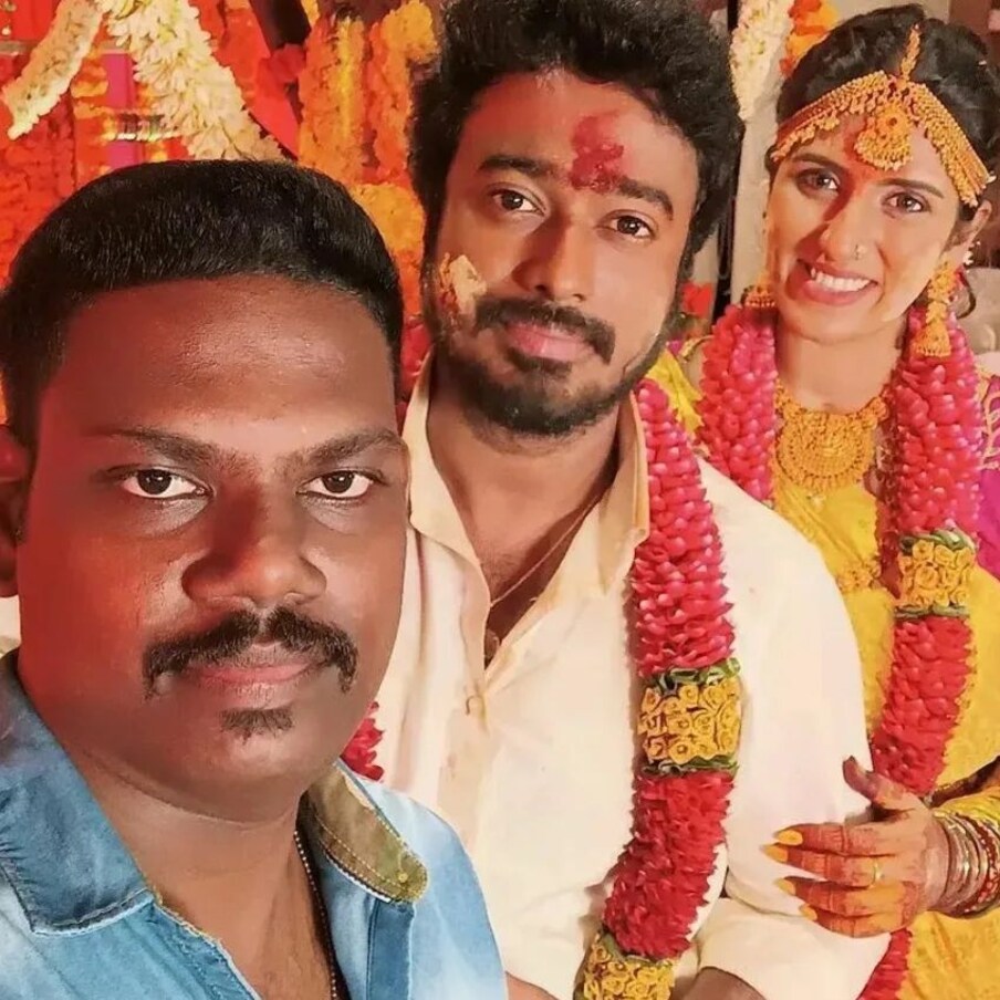  விஜய் டிவியில் ‘கலக்கப்போவது யாரு’ நிகழ்ச்சியில் பங்கேற்ற நவீனின் அசாத்திய திறமையை கண்டு வியக்காதவர்களே இல்லை எனலாம். மிமிக்ரி தொடங்கி நடிப்பு பாடி லாங்வேஜ் என அனைத்திலும் கலக்குவார்.