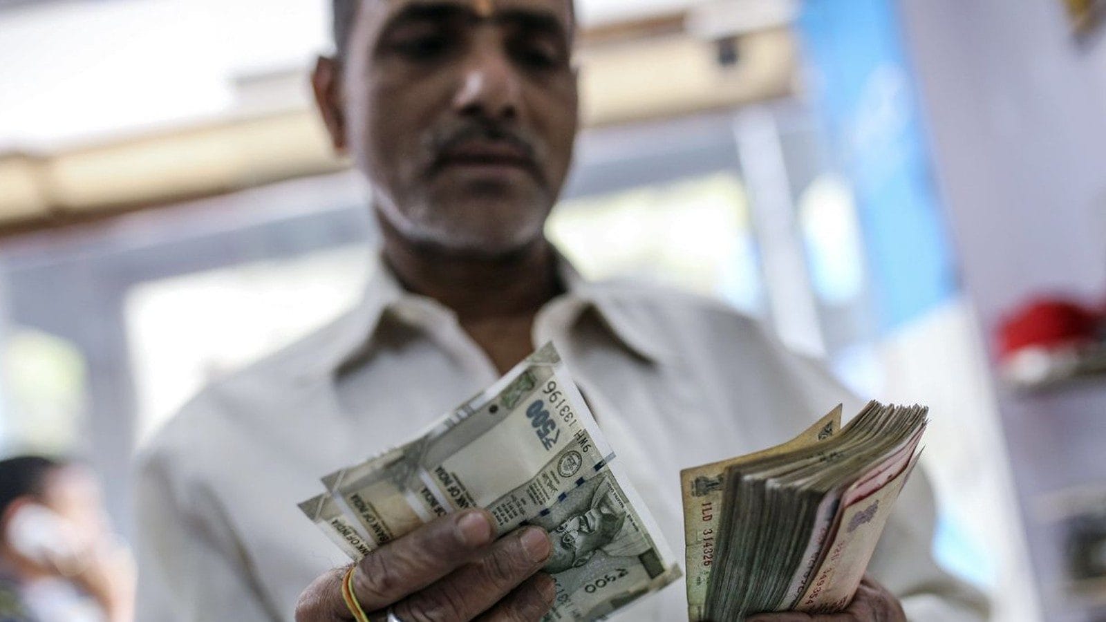 ரூ 22 லட்சத்தை சொந்தமாக்கலாம்..எல்.ஐ.சி தரும் அருமையான வாய்ப்பு!