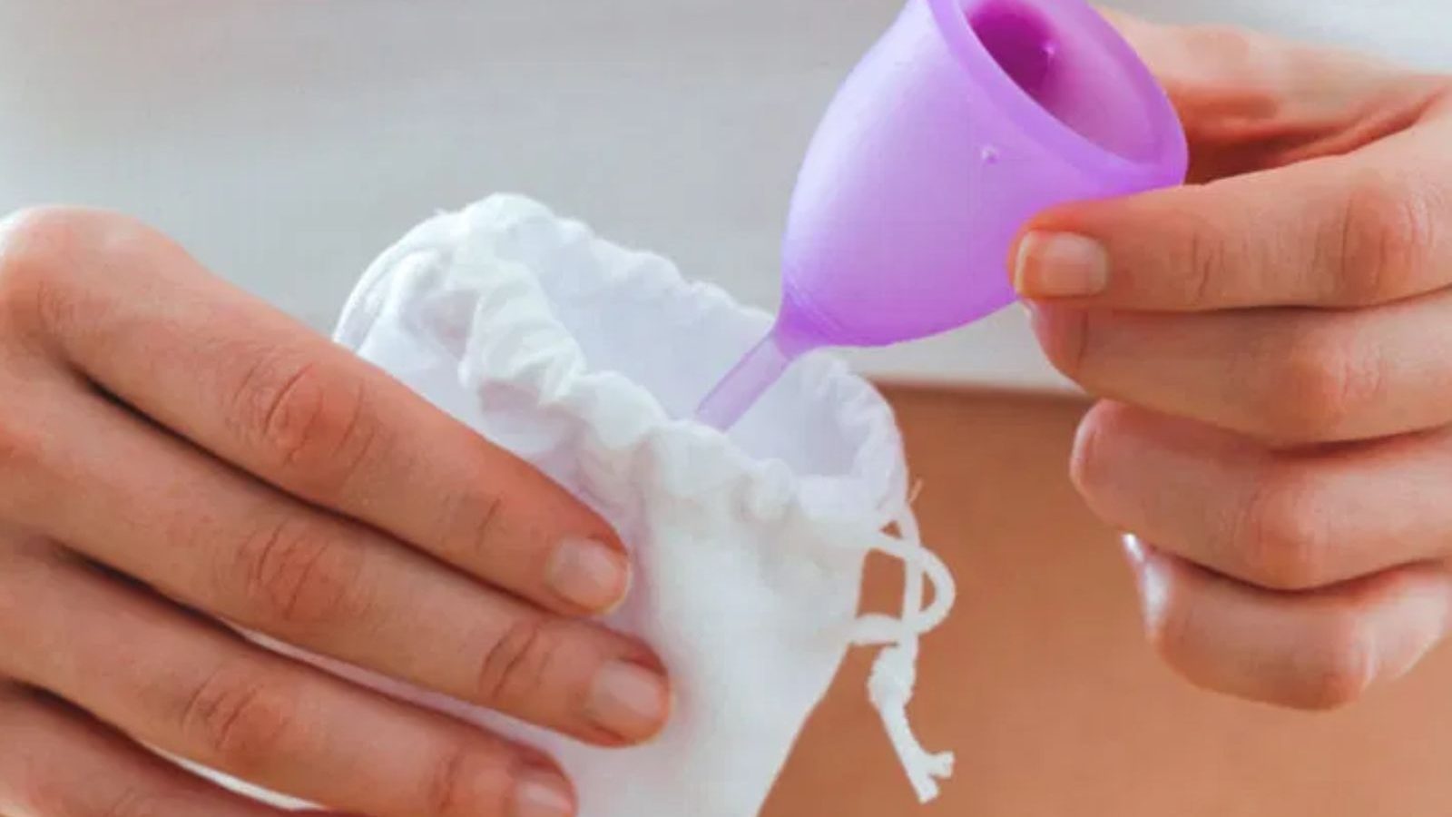 மாதவிடாய் காலத்தில் மென்சுரல் கப் பயன்படுத்துவதில் தயக்கம் இருக்கிறதா..? உங்கள் சந்தேகங்களுக்கான விடை...