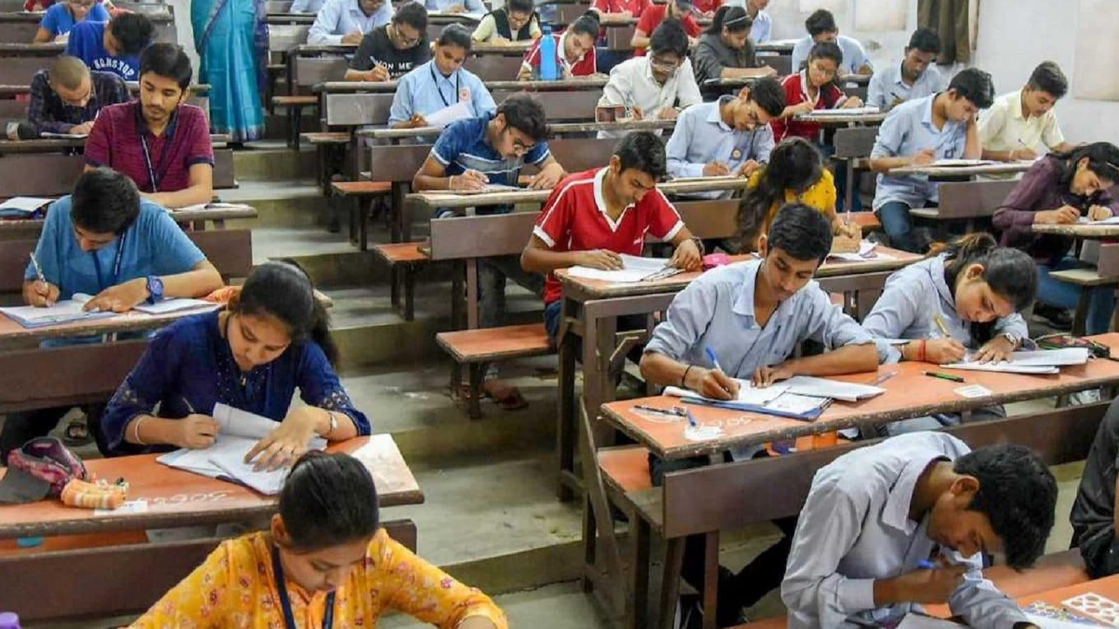 டிஎன்பிஎஸ்சி தேர்வுக்கு தயராகுவது எப்படி? 10 முக்கிய டிப்ஸ்கள் இங்கே டிஎன்பிஎஸ்சி தேர்வுக்கு தயராகுவது எப்படி? 10 முக்கிய டிப்ஸ்கள் இங்கே
