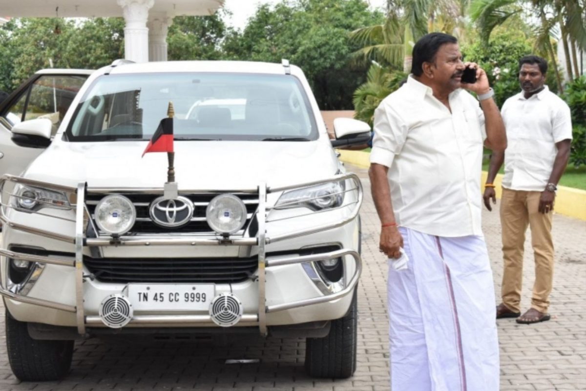 அமைச்சர் கே.என்.நேரு வலம்வரும் லேண்ட் க்ரூஸர் 300இன் சிறப்பம்சங்கள்!