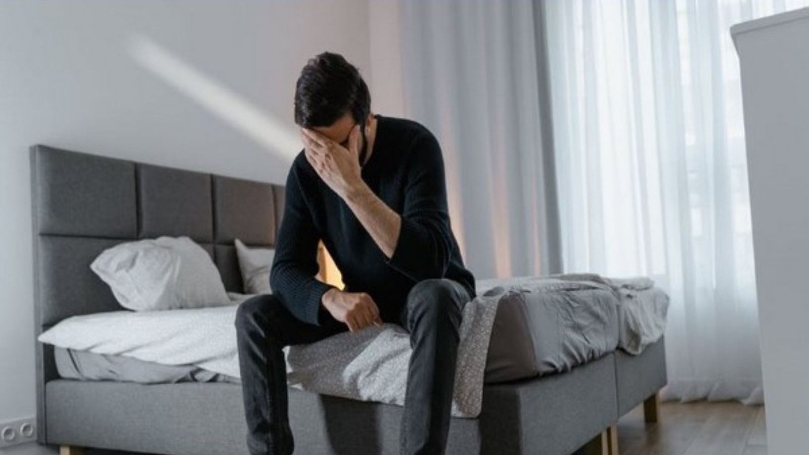 33 வயது இளைஞருக்கு மாதவிடாய்.. கருப்பை, கருமுட்டை இருந்ததால் அதிர்ச்சி.. சிறுநீர் கழிக்கும் போது கசிந்த ரத்தத்தால் வெளிவந்த உண்மை..