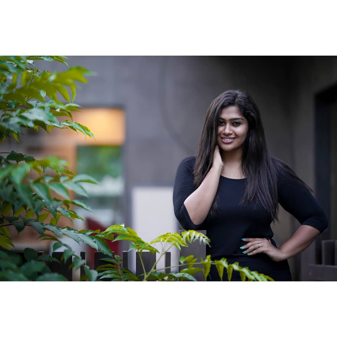  டிக் டாக் மூலம் தான் ஷோபனாவுக்கு இந்த சீரியல் வாய்ப்பு கிடைத்தது. முதல் சீரியலே அவருக்கு சூப்பர் ஹிட்டாக அமைய ரசிகர்கள் மனதில் முத்தழகாக இடம் பெற்று விட்டார்.