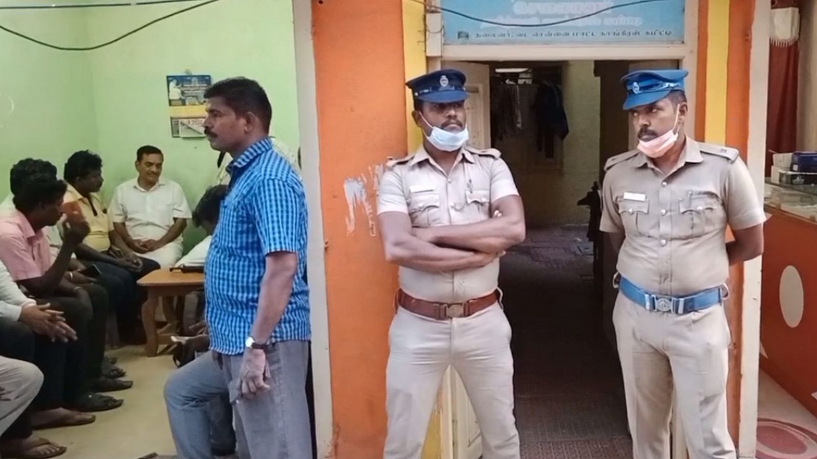 பிரதமர் வருகைக்கு எதிர்ப்பு.. காங்கிரஸ் பிரமுகரை வீட்டு காவலில் சிறை வைத்த போலீசார்..