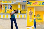 வீட்டை சுற்றி தோனி படம் வரைந்த ரசிகரின் வெறித்தனம்..!