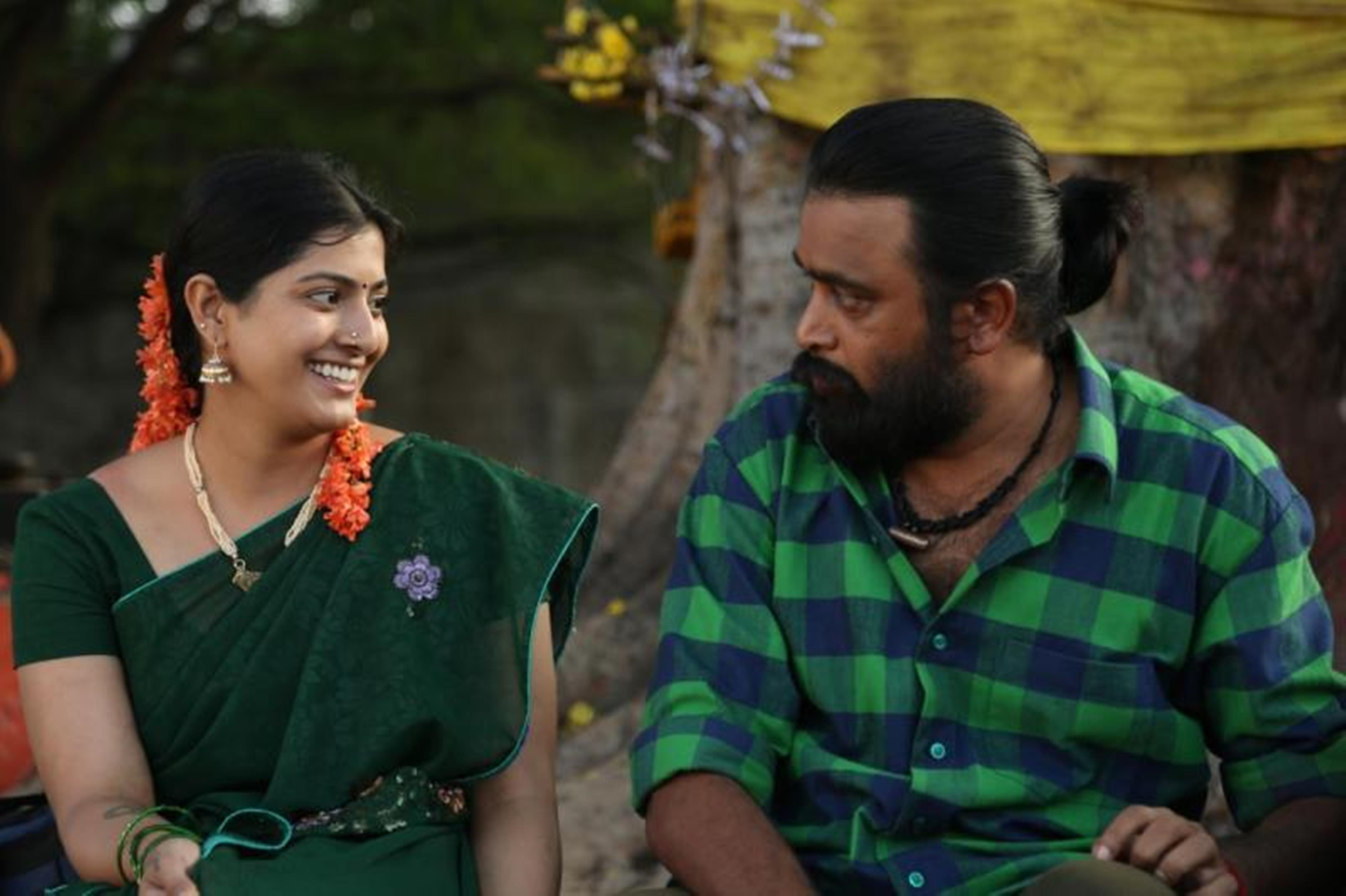  சசிக்குமார் - வரலட்சுமி சரத்குமார் முன்னணி கதாபாத்திரங்களில் நடித்திருந்த தாரை தப்பட்டை ஒரு மியூசிக்கல் ஆர்ட் திரைப்படம். இளையராஜாவின் 1000-வது படமான இது, சிறந்த பின்னணி இசைக்காக அவருக்கு தேசிய விருதை பெற்று தந்தது.