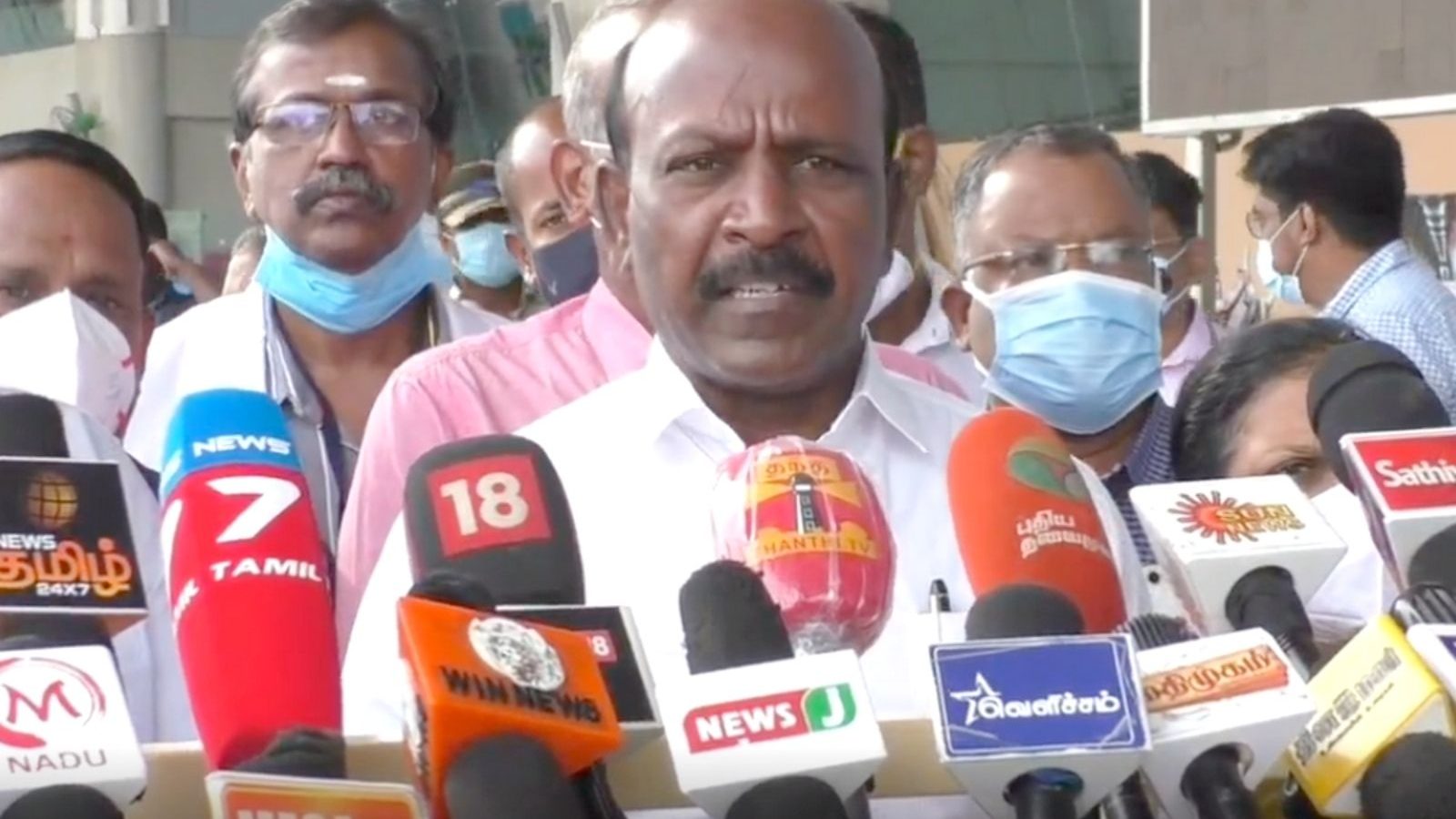 குரங்கம்மை... தமிழக விமான நிலையங்களிலும், எல்லைகளிலும் தீவிர சோதனை - அமைச்சர் மா. சுப்பிரமணியன் தகவல்