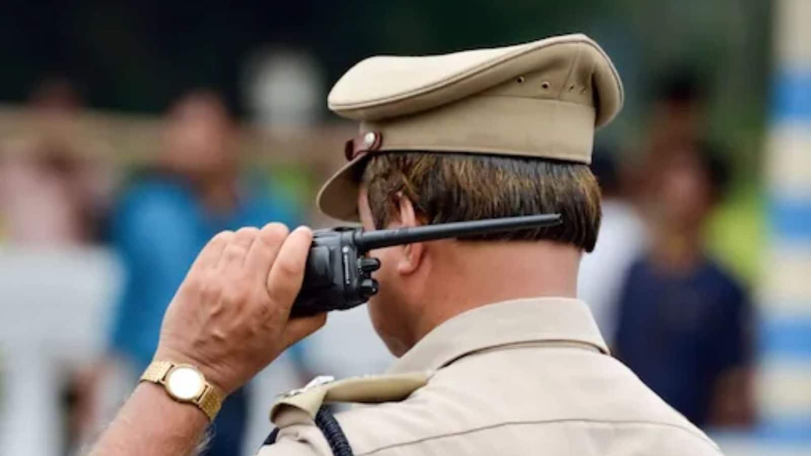 ரவுடிகளுக்கு சிகரெட் பாக்கெட்டுகளை விற்க உதவி பங்குபோட்ட போலீஸ் - 4பேர் மீது சஸ்பெண்ட் நடவடிக்கை