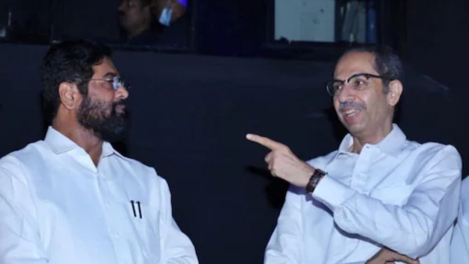 மகாராஷ்டிரா முதலமைச்சர் ஏக்நாத் ஷிண்டேவை கட்சியை விட்டு நீக்கினார் உத்தவ் தாக்ரே