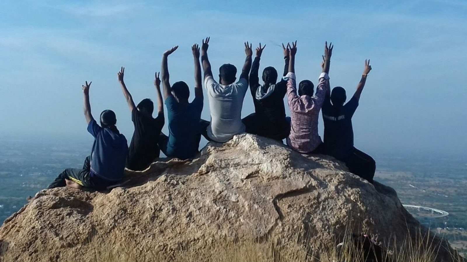 மதுரை தேனி சாலையில் வரலாறு கலந்த 3 மலைகளில் ட்ரெக்கிங் பயணம்…