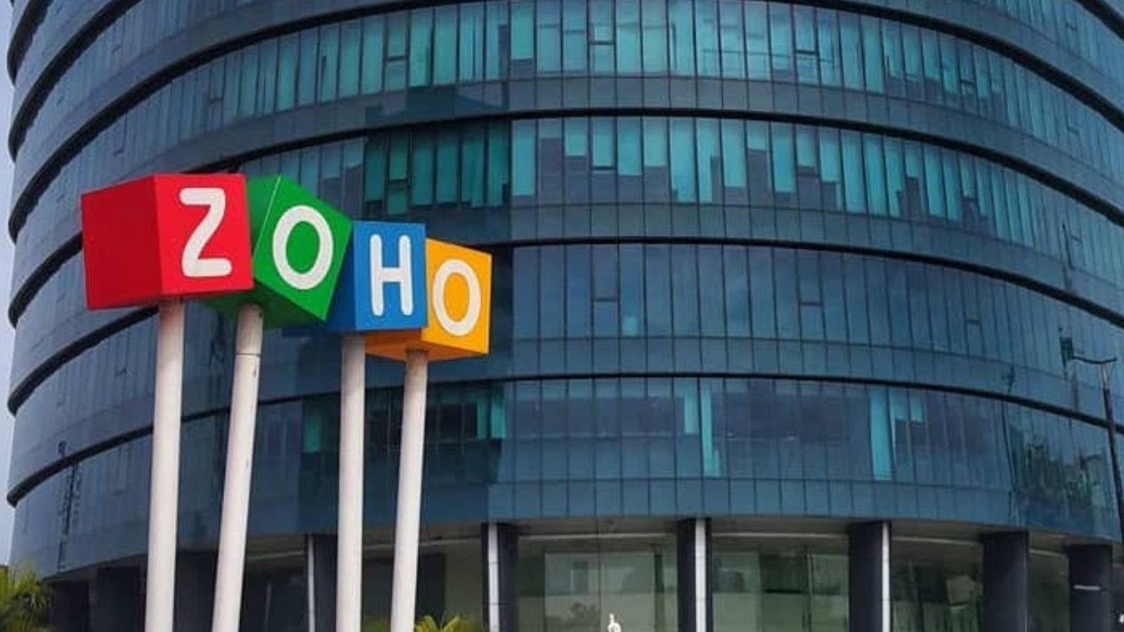 ZOHO நிறுவனம் 2,000 பணியாளர்களை நியமிக்கத் திட்டம்