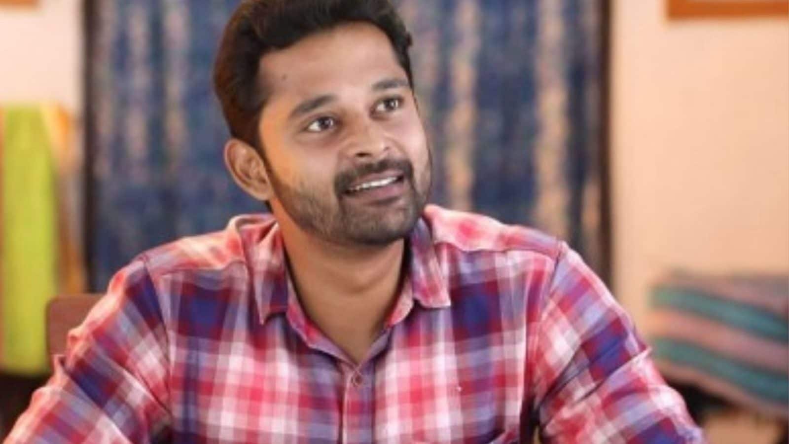 முதன் முறையாக காதலியுடன் புகைப்படம் வெளியிட்ட பாரதி?