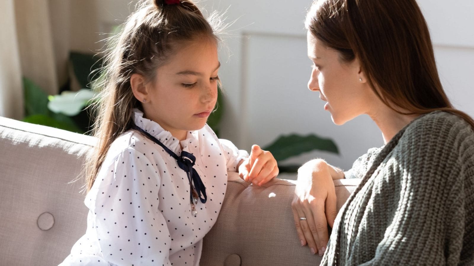 பெண் குழந்தைகளின் நம்பிக்கை ஊக்குவிக்க நாம் கேட்க வேண்டிய கேள்விகள்...