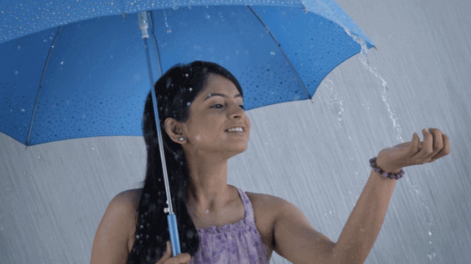 மழையில் நனைவது சருமம் மற்றும் கூந்தல் ஆரோக்கியத்தை பாதிக்குமா..? 