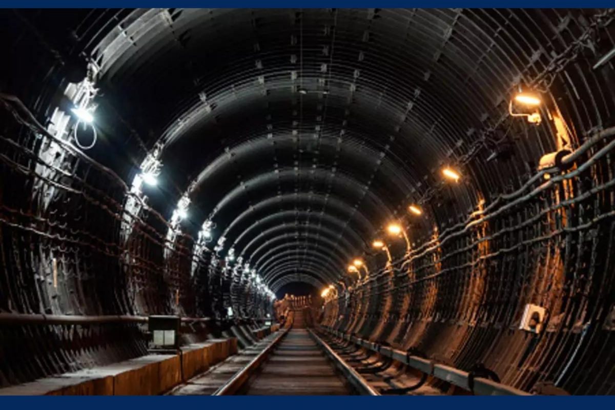 இந்தியாவின் முதல் நீருக்கடியில் மெட்ரோ ரயில் சேவை விரைவில் தொடக்கம் – எங்கு தெரியுமா?