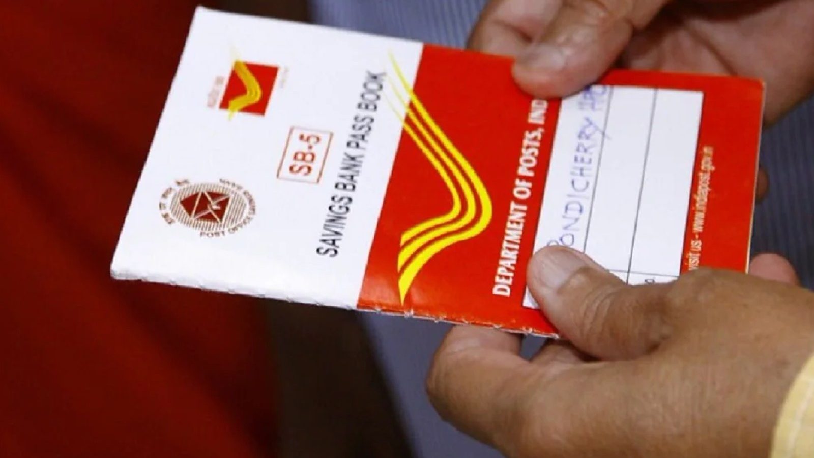 போஸ்ட் ஆபீஸில் சேமிக்கும் பணத்திற்கு வரி விலக்கு கிடைக்குமா? கேள்விக்கான விடை இதோ!