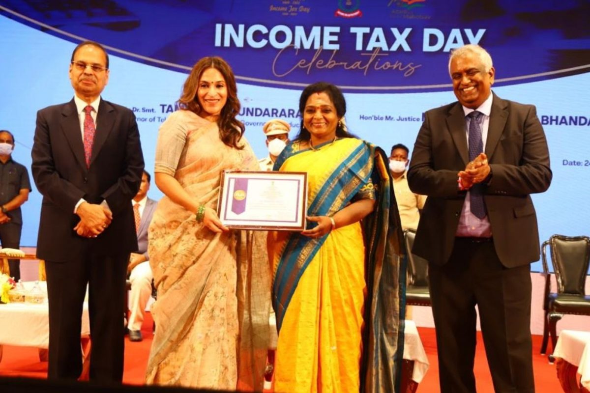 அதிகமாக வருமான வரி செலுத்தியதற்காக நடிகர் ரஜினிகாந்துக்கு விருது!