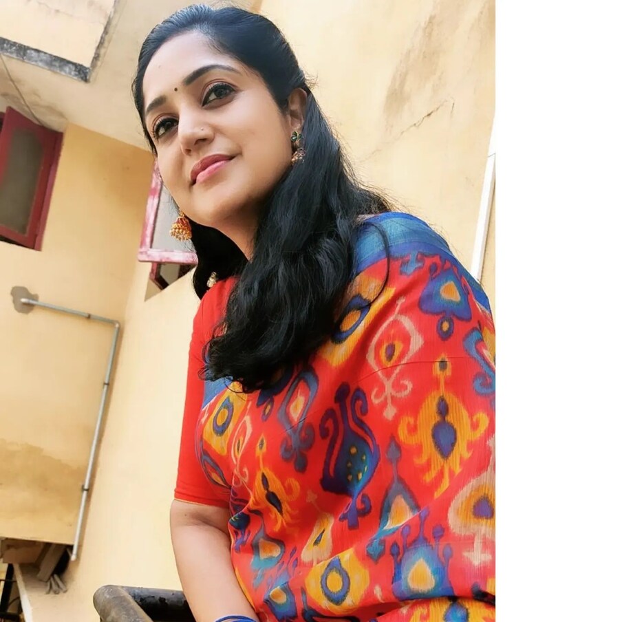 சூப்பர் ஸ்டார் ரஜினிகாந்த் நடிப்பில், கே.எஸ்.ரவிக்குமார் இயக்கத்தில் 1999-ஆம் ஆண்டு வெளியான ‘படையப்பா திரைப்படம் மாபெரும் வெற்றி பெற்றது. இந்தப் படத்தில் ரஜினிக்கு மகள்களாக இருவர் நடித்திருப்பார்கள். ஒருவர் விஜயகுமாரின் மகள் ப்ரீத்தா, இன்னொருவர் தான் அனிதா வெங்கட்.