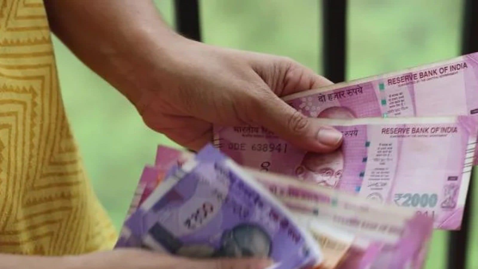 LIC தரும் அசத்தலான வாய்ப்பு.. ரூ. 55 லட்சத்தை சொந்தமாக்க தினமும் ரூ. 253 சேமியுங்கள்!