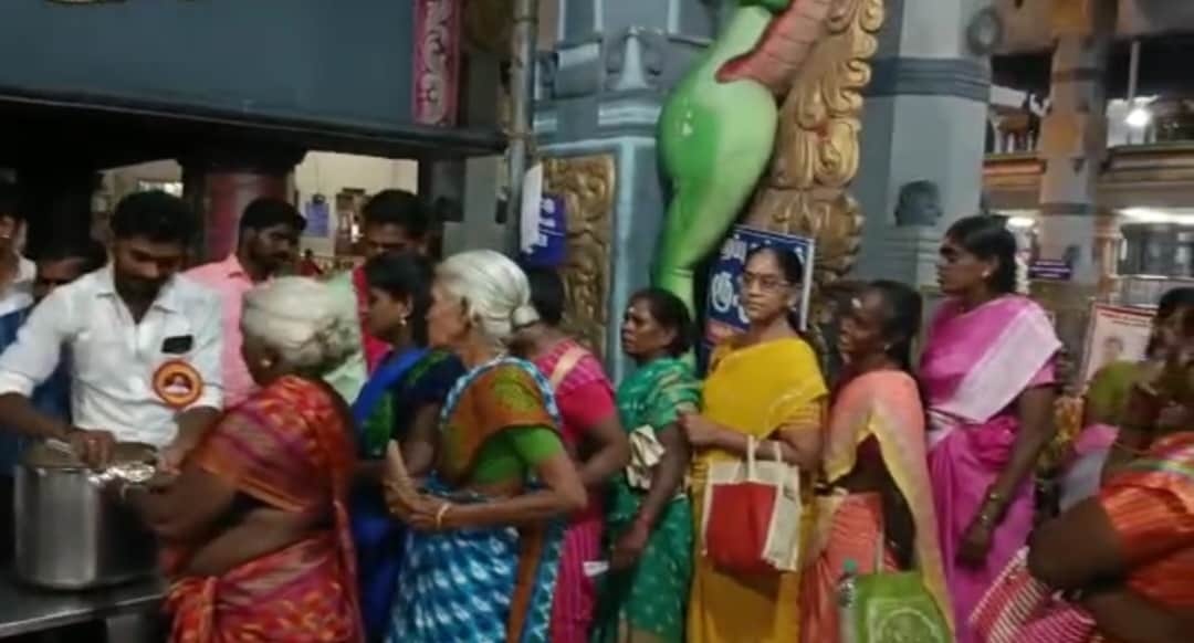 actor vijay wedding anniversary die hard fans celebrated Thalapathy Vijay and Sangeethas 23nd Wedding anniversary in kovil