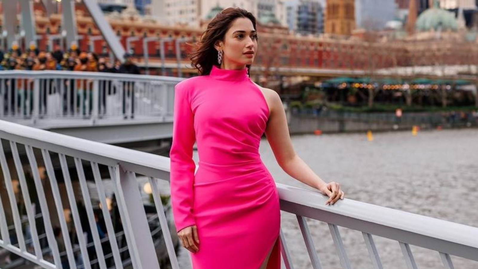 நீயே மண் மின்னும் வெண்தாரகை... தமன்னாவின் லேட்டஸ்ட் கிளிக்ஸ்!