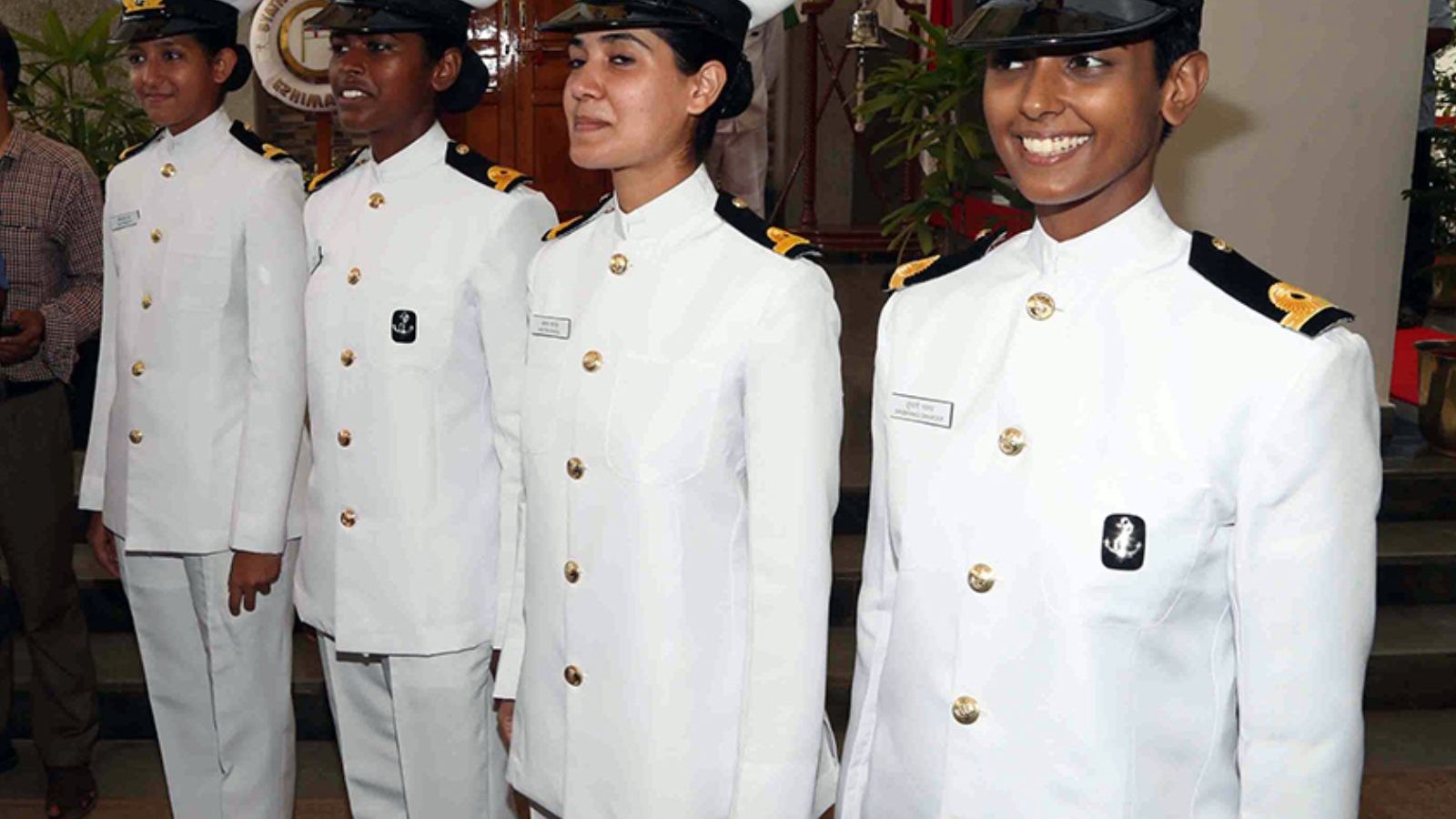 அக்னிபத் திட்டம் : கடற்படையில் சேர இதுவரை 82,000 பெண்கள் விண்ணப்பம் - இந்திய கடற்படை தகவல்