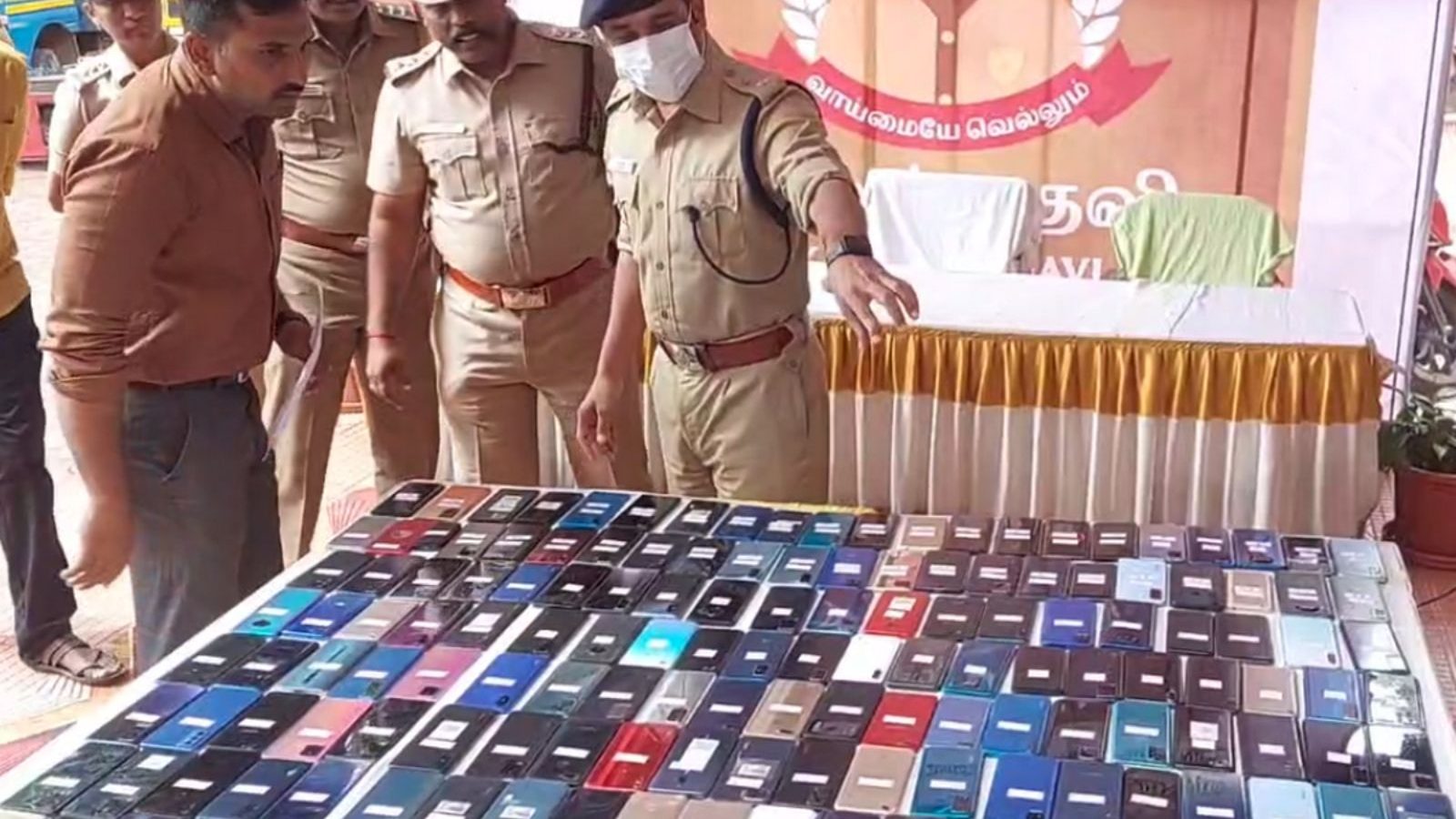 கன்னியாகுமரியில் காணாமல் போன 211செல்போன்கள்.. மேற்கு வங்கம் வரை சென்று மீட்ட சைபர் க்ரைம் போலீஸார்!