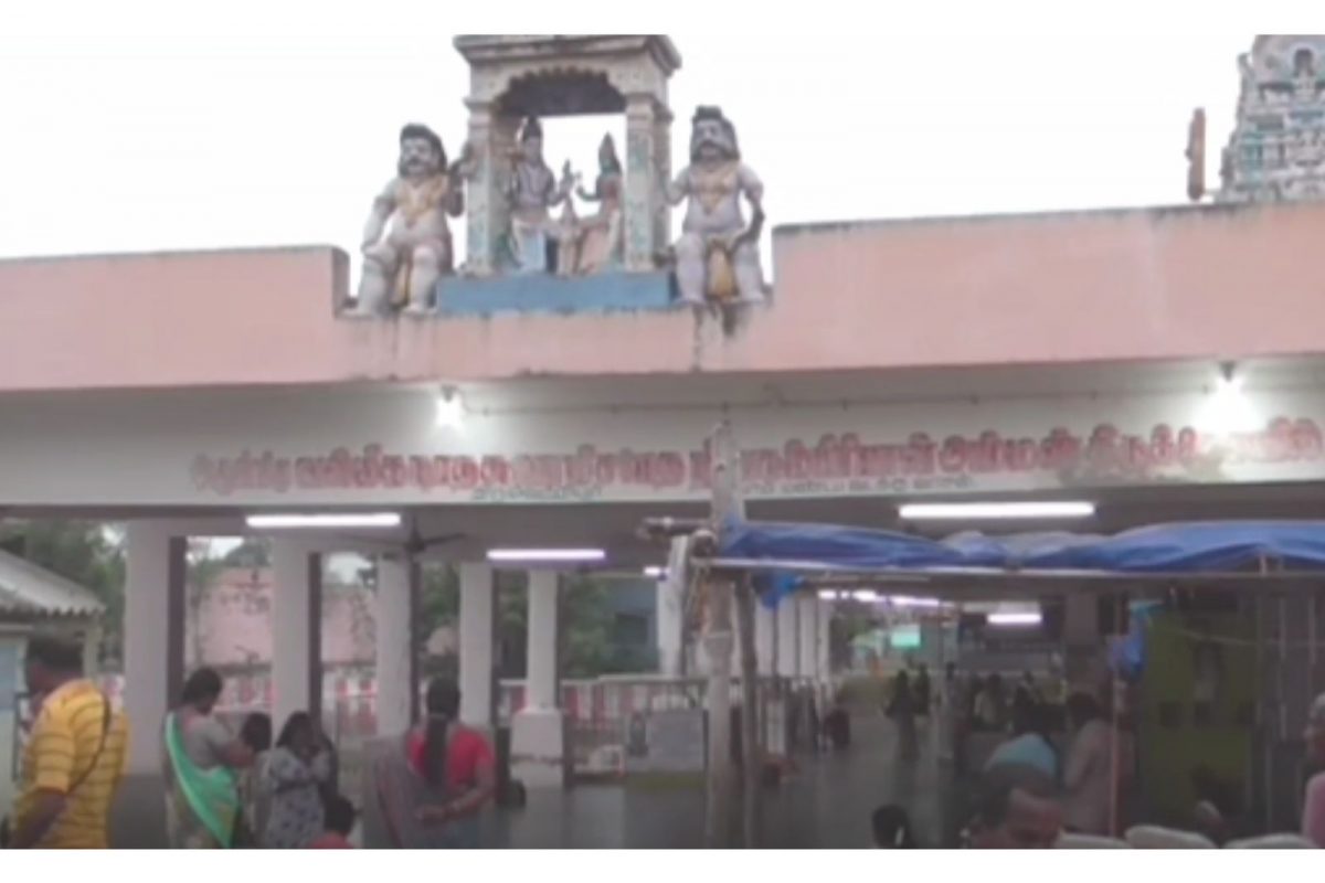 தொண்டியில் ஸ்ரீ பாகம்பிரியாள் திருக்கோயிலில் நடந்த 1008 விளக்கு பூஜை..