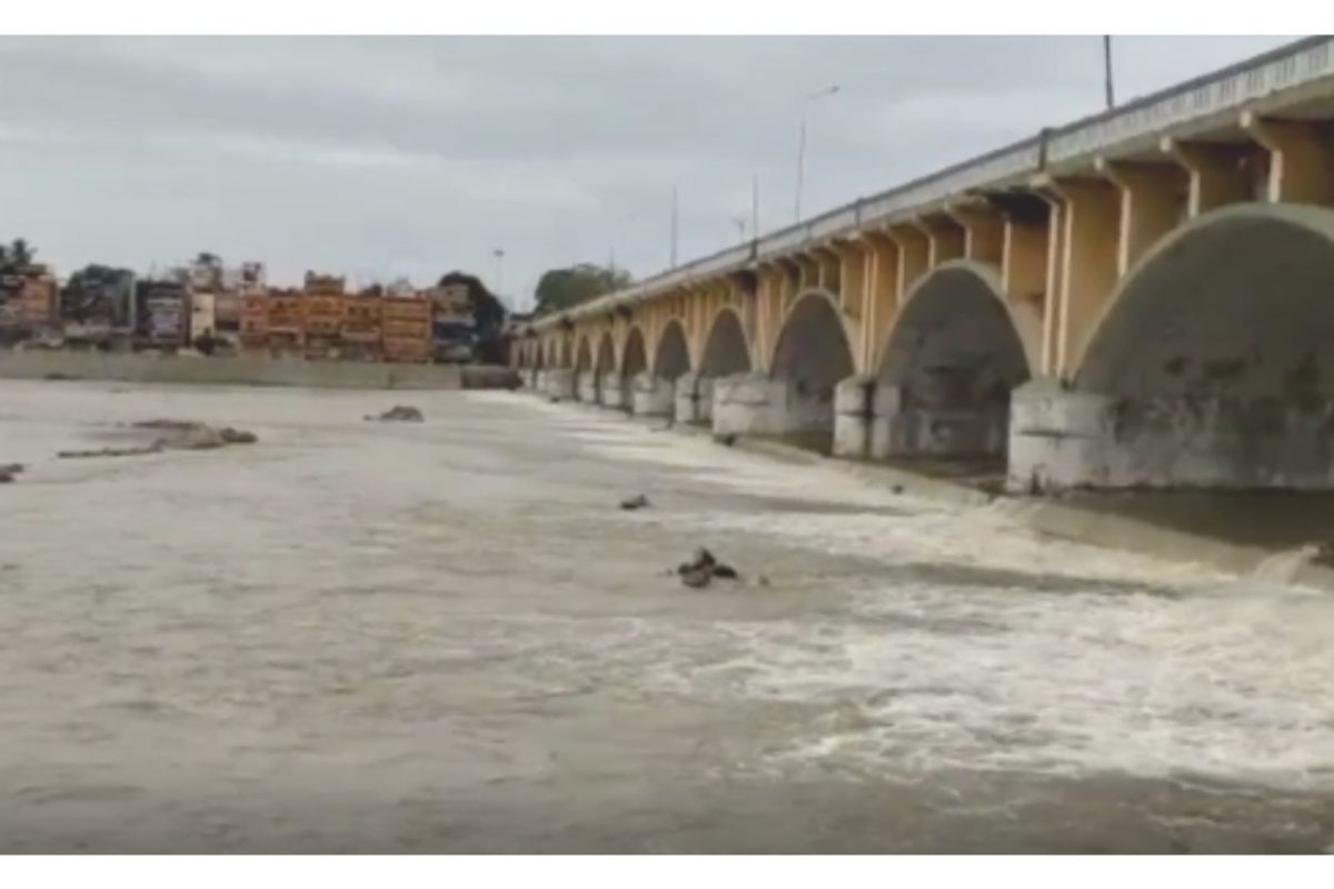 வைகை ஆற்றில் வெள்ளப்பெருக்கு.. 5 மாவட்ட கரையோர மக்களுக்கு எச்சரிக்கை
