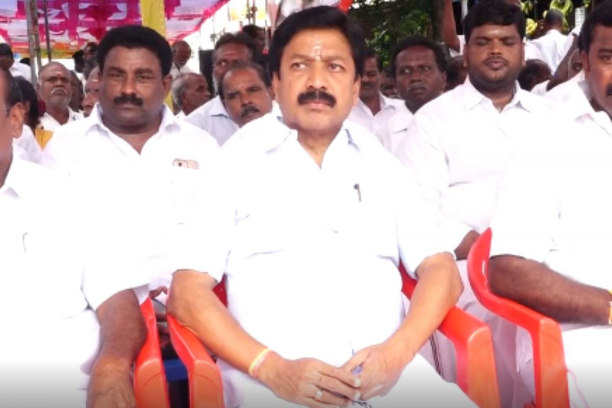முன்னாள் அமைச்சர் சிவி.சண்முகம் உண்ணாவிரத போராட்டம்...