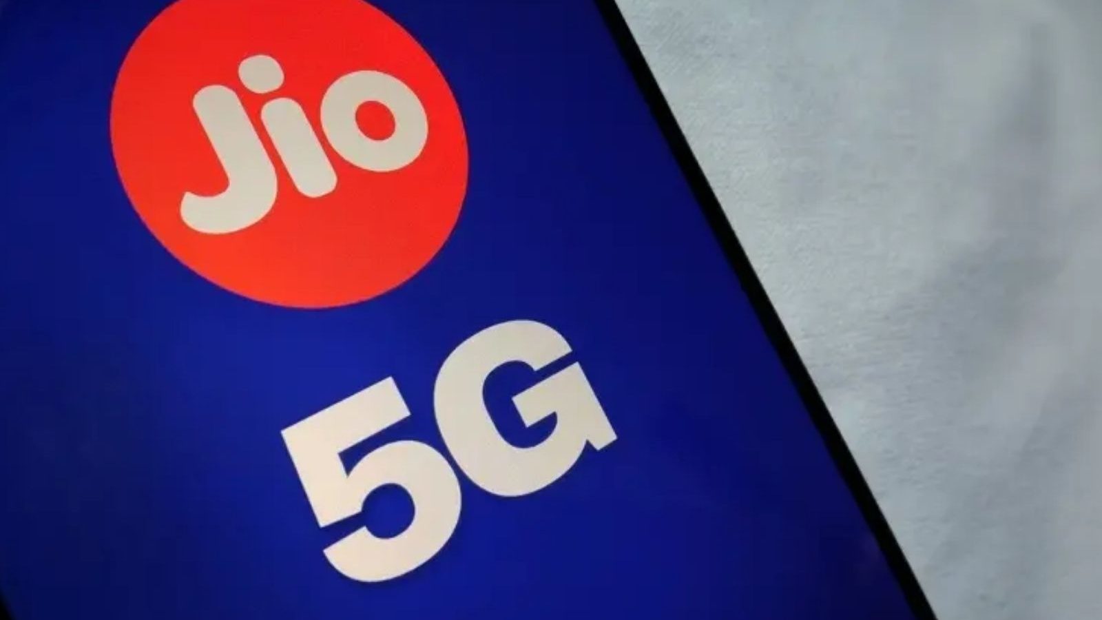 reliance working with google make ultra affordable smart phones | விரைவில் குறைந்த விலையில் 5ஜி ஃபோன் அறிமுகம்