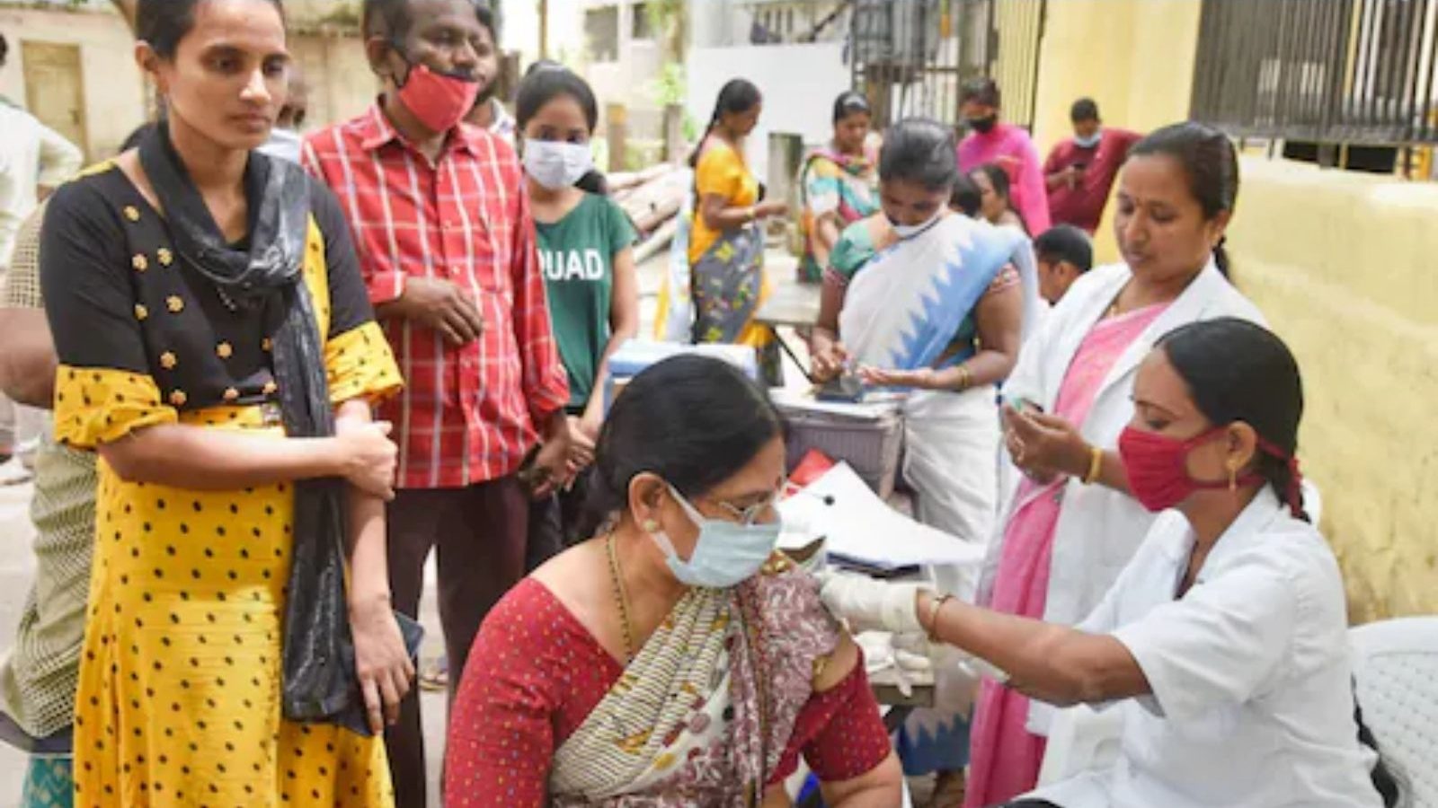 கோவிட் பாதிப்பு நிலவரம் - ஜூலை மாதம் கொரோனா பாதிப்பு வெகுவாக அதிகரிப்பு