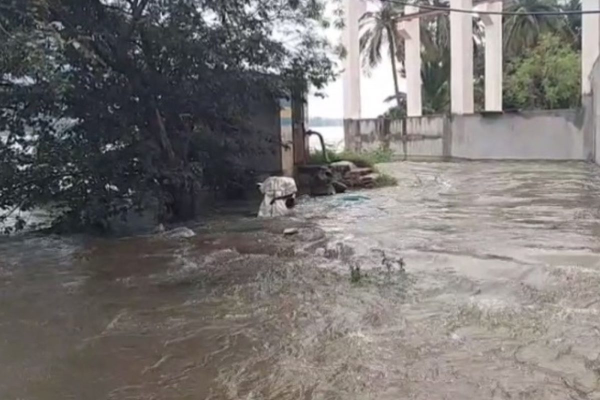 காவிரியில் வெள்ளப்பெருக்கு