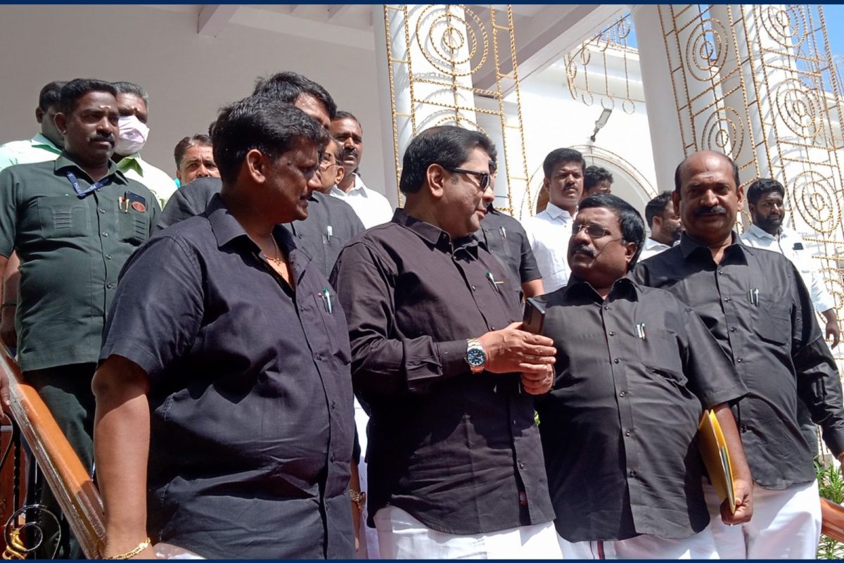புதுச்சேரி சட்டமன்றத்தில் எதிர்க்கட்சிகள் கோஷம் - வெளிநடப்பு