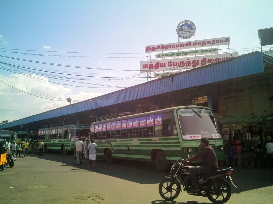  தமிழ்நாட்டின் தொழில் மற்றும் கல்வி நகரமாக  விளங்கி வருகிறது. இந்நகரம் காவேரி ஆற்றின் கரையில் அமைந்துள்ளது. திருச்சியில் பல்வேறு சுற்றுலா தலங்கள் உள்ளன. அவை எல்லாவற்றிலும் சுற்றுலா பயணிகள் அதிகம் விரும்பு மிக முக்கியமான 8 இடங்கள் பற்றி இந்த பதிவில் காண்போம்.