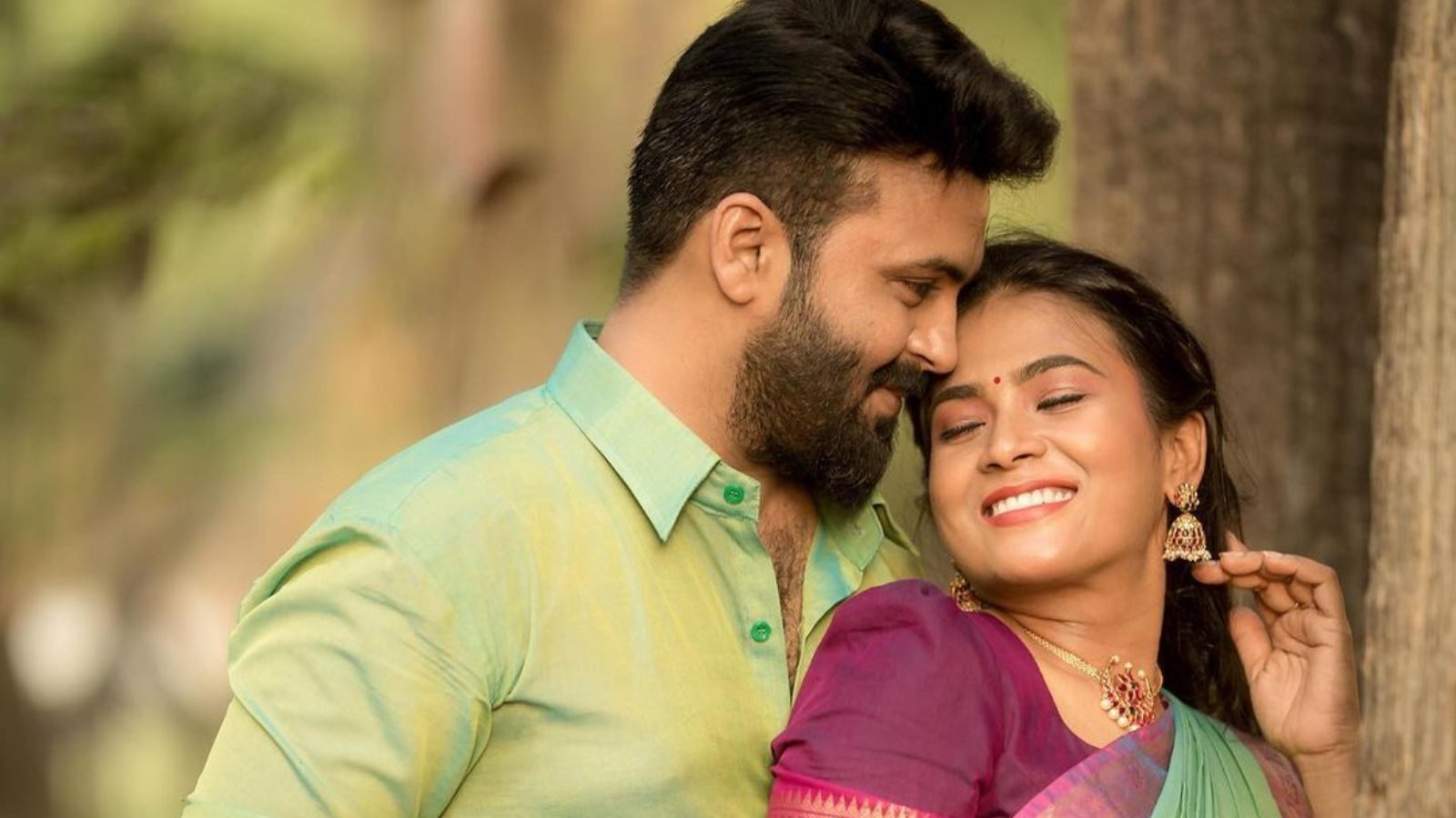 மனைவியுடன் ரொமாண்டிக் போஸ்... லைக்ஸை குவிக்கும் பாண்டியன் ஸ்டோர்ஸ் ஜீவா படங்கள்!