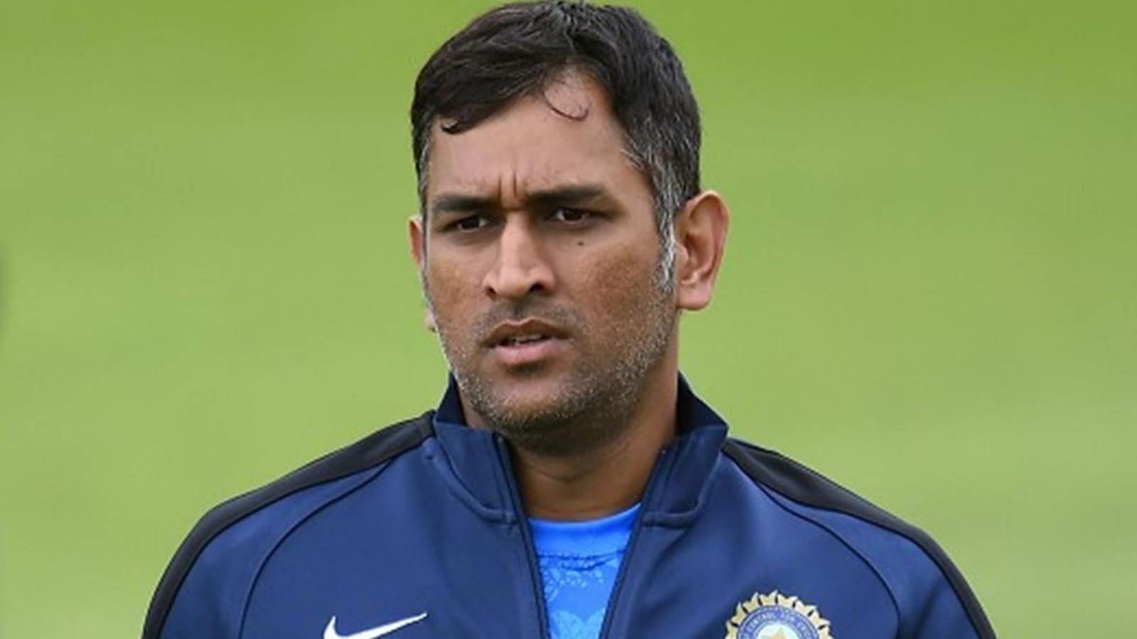 ரசிகர்களை அதிர்ச்சிக்குள்ளாக்கிய தோனி.. ஐசிசி வெளியிட்ட வீடியோ!