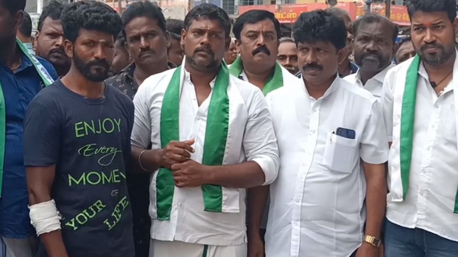 கஞ்சா போதையில் கண்மூடித்தனமாக தாக்குதல்.. வணிகர்களை பணம் கேட்டு மிரட்டும் கும்பல் - கண்ணகி நகரில் பதுங்கி இருந்த ஒருவர் கைது