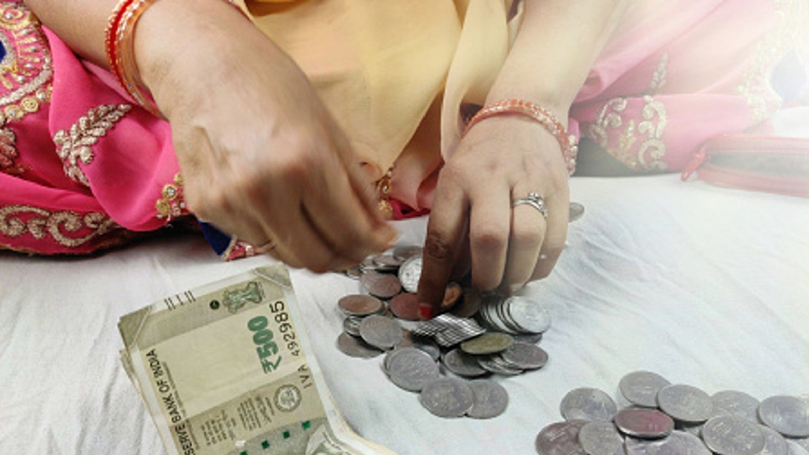 நிதி நெருக்கடி சமயங்களில் முதலீட்டாளர்கள் எடுக்க வேண்டிய முக்கியமான முடிவுகள்!