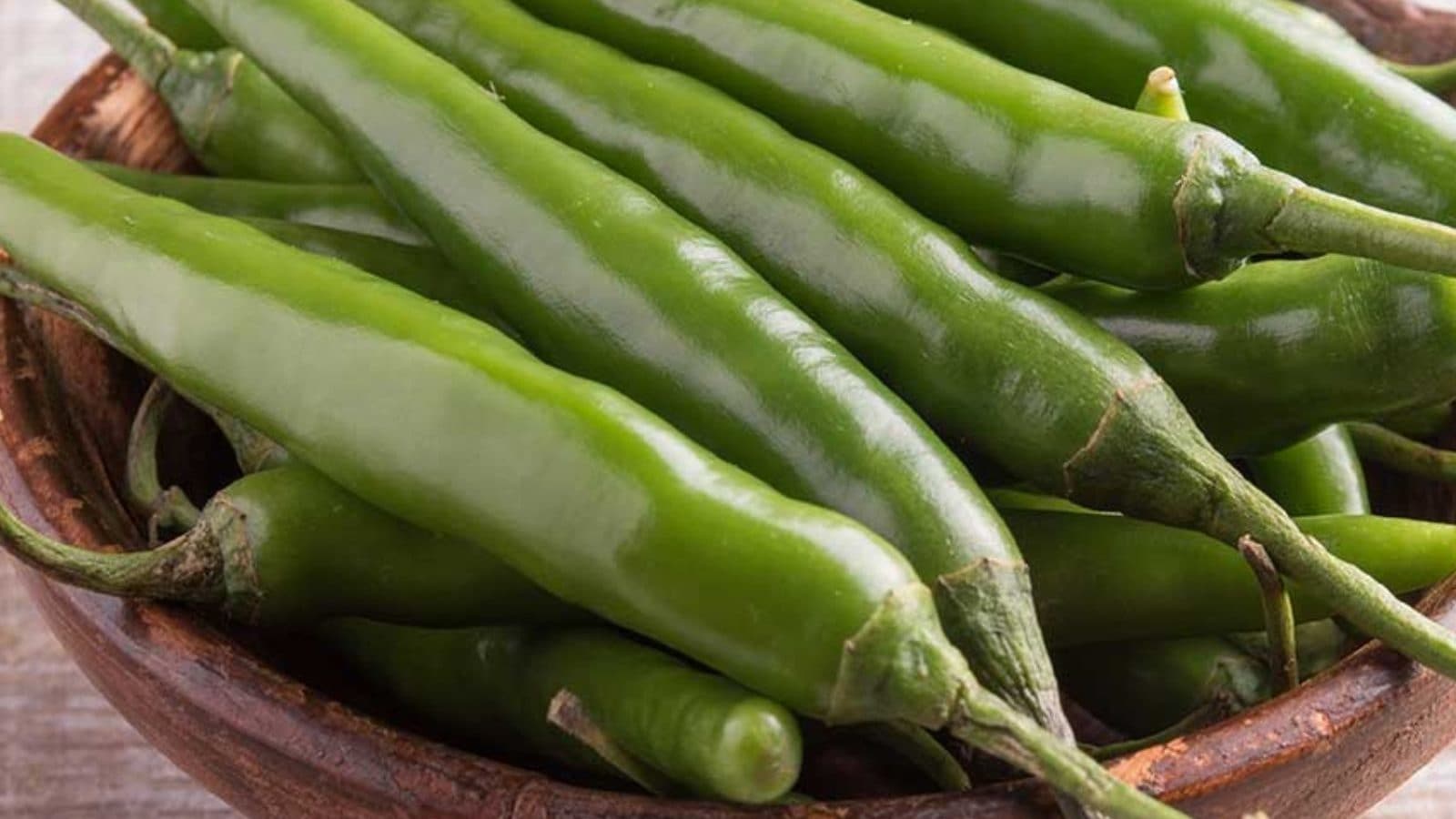 பச்சை மிளகாய் சீக்கிரமே அழுகி போகிறதா..? நீண்ட நாட்களுக்கு ஃபிரெஷாக இருக்க இதை செய்யுங்க...