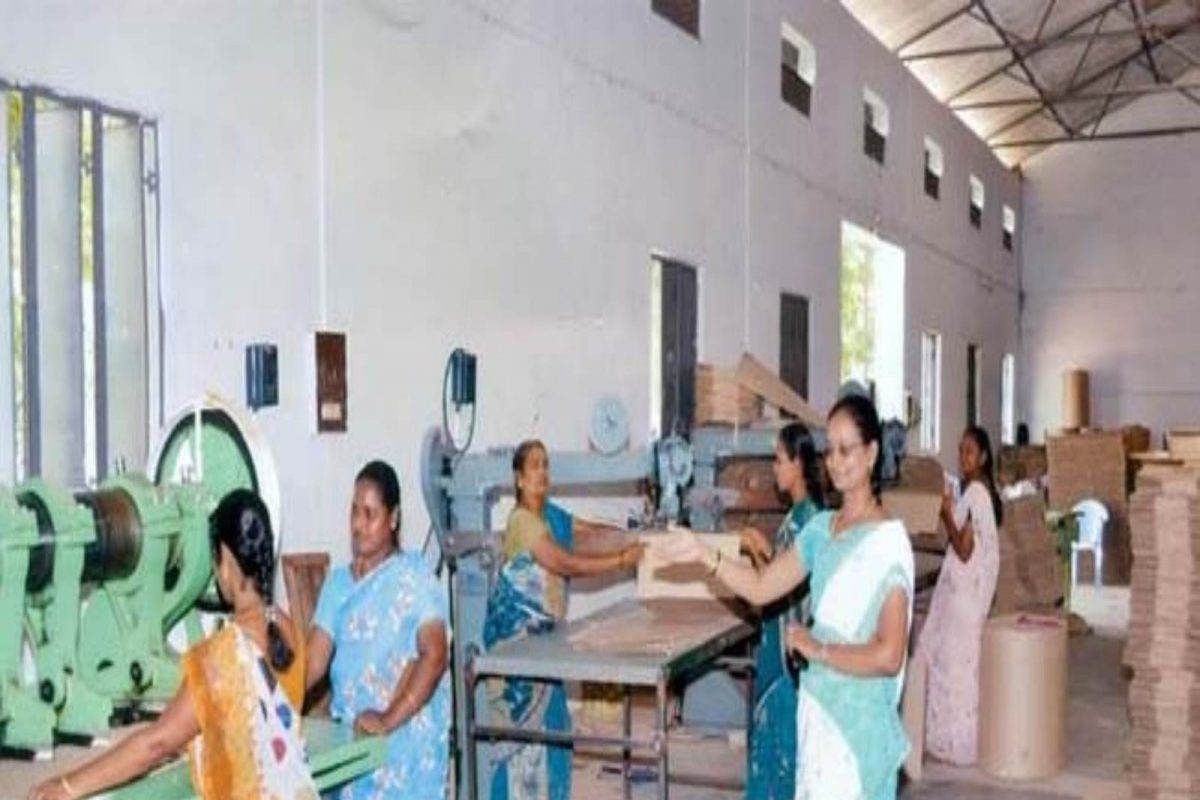 தாட்கோ கழகம் செயல்படுத்தும் முக்கியத் திட்டங்கள் என்ன?
