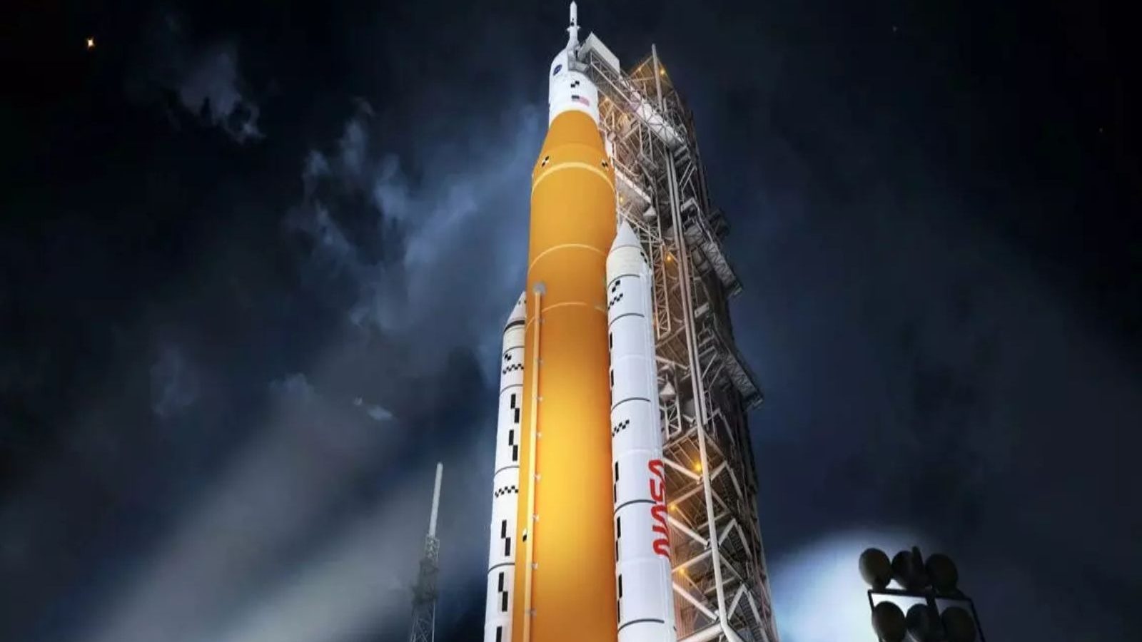 நிலவுக்கு ராக்கெட் அனுப்பும் நாசா திட்டம் இறுதி நேரத்தில் நிறுத்தம்.. காரணம் என்ன?