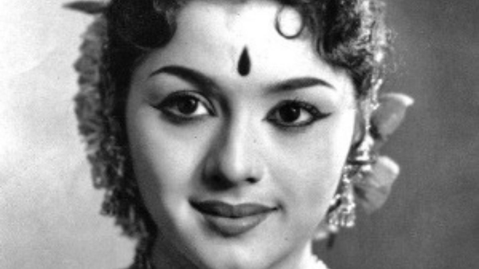 நாட்டிய பேரொளி தமிழரா, மலையாளியா? - பத்மினியே அளித்த விளக்கம்