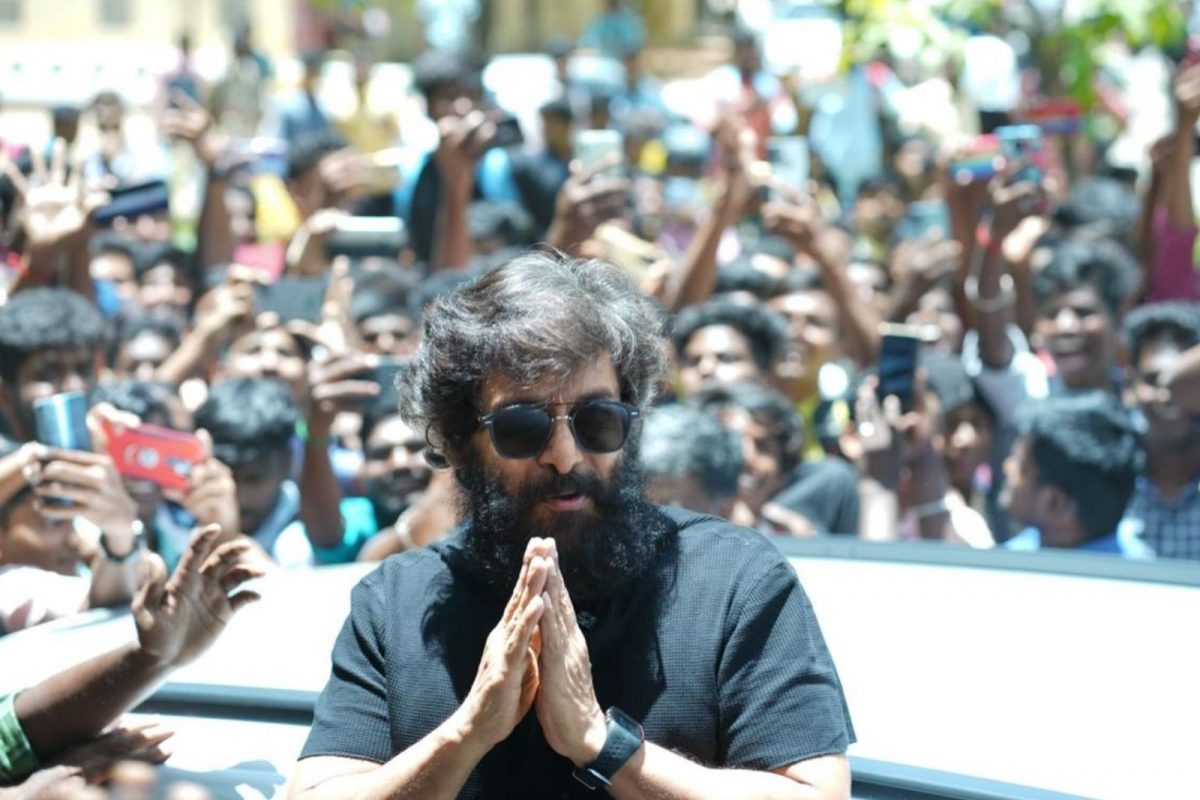 திருச்சியில் ரசிகர்கள் மீது தாக்குதல்.. வருத்தம் தெரிவித்த விக்ரம்
