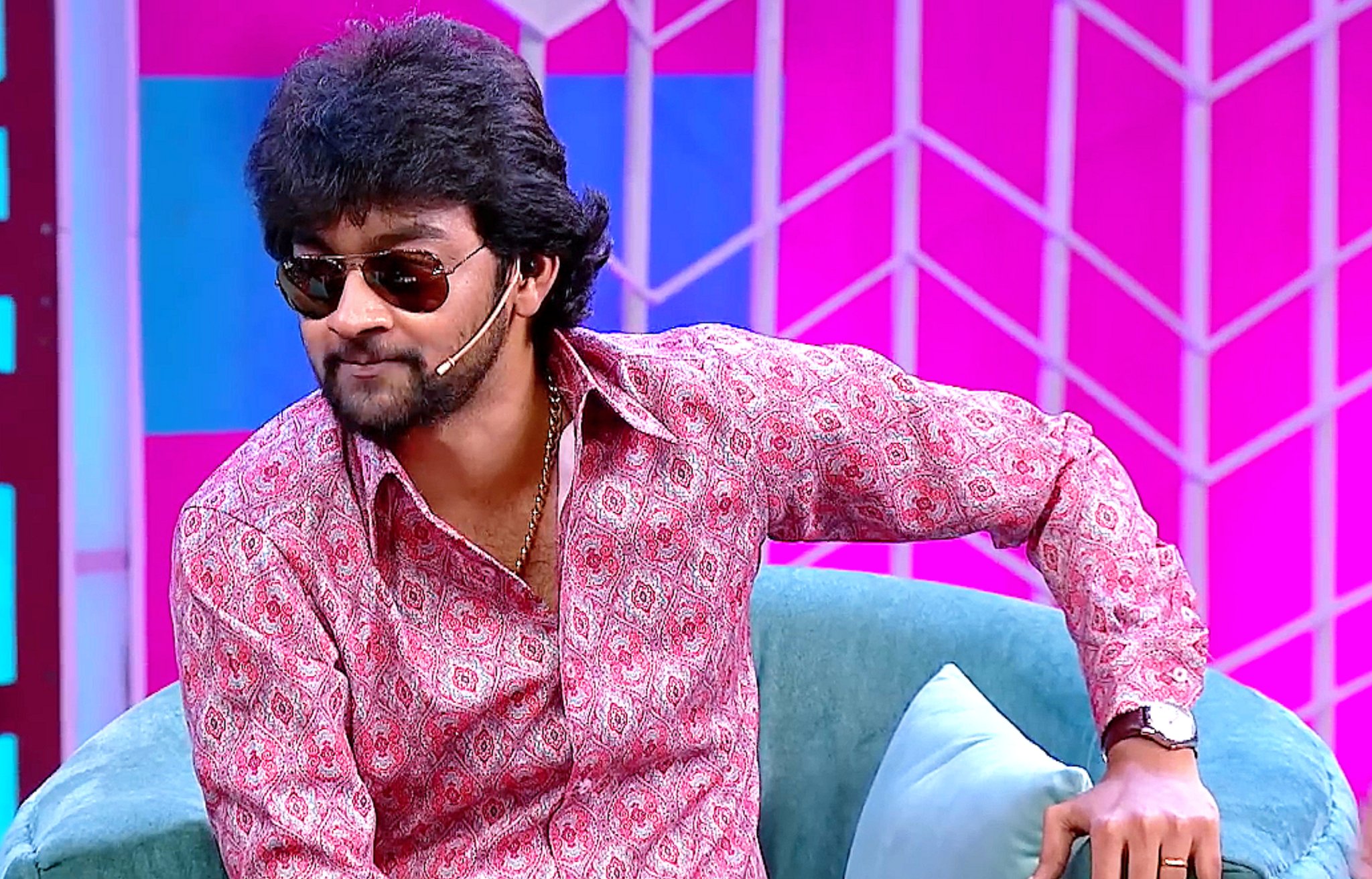  நிகழ்ச்சி முடியும் வரை இதையே சொல்லி கொண்டிருந்தார். இதற்கு என்ன பதில் சொல்வது என்று ராஜூவுக்கு தெரியவில்லை.