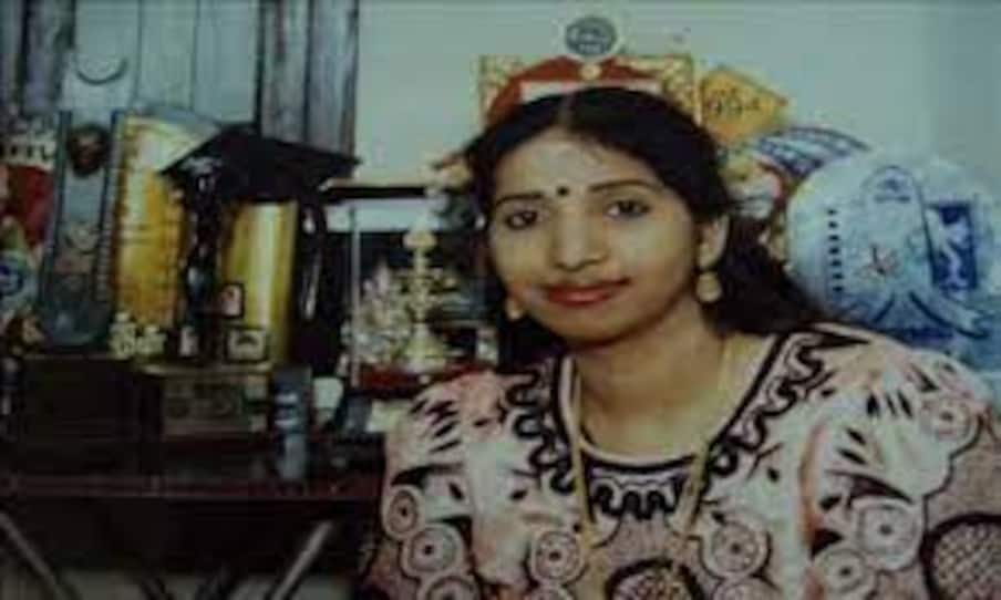  அவரது குரலைக் கேட்டு மயங்கிப்போன நௌஸத் அலி, மிகப்பிரமாதமான குரல், பிரமாதமான பாடகி என பாராட்டியதை தனது வாழ்வின் 'தி பெஸ்ட் மொமண்ட்' என ஸ்வர்ணலதா பதிவு செய்துள்ளார். காலங்கள் கடந்தாலும் சில குரல்களை கரையாது. அதில் ஒன்று ஸ்வர்ணலதாவுடையது.