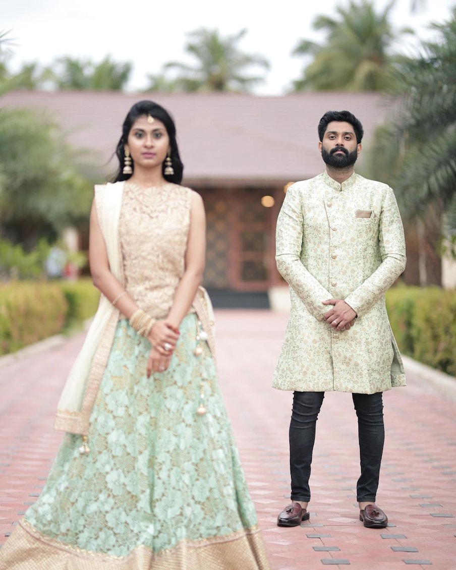  இயக்குனர் ரவிஅரசு இயக்கிய ‘ஈட்டி’ படத்தில் ஹீரோ அதர்வாவுக்கு தங்கையாகவும் நடித்துள்ளார்.