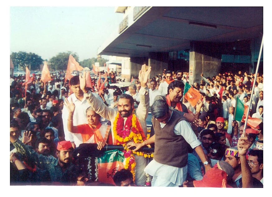  பிரதமர் நரேந்திர மோடியின் அரிய புகைப்படங்களின் தொகுப்பு (PM Narendra Modi Rare Photos)